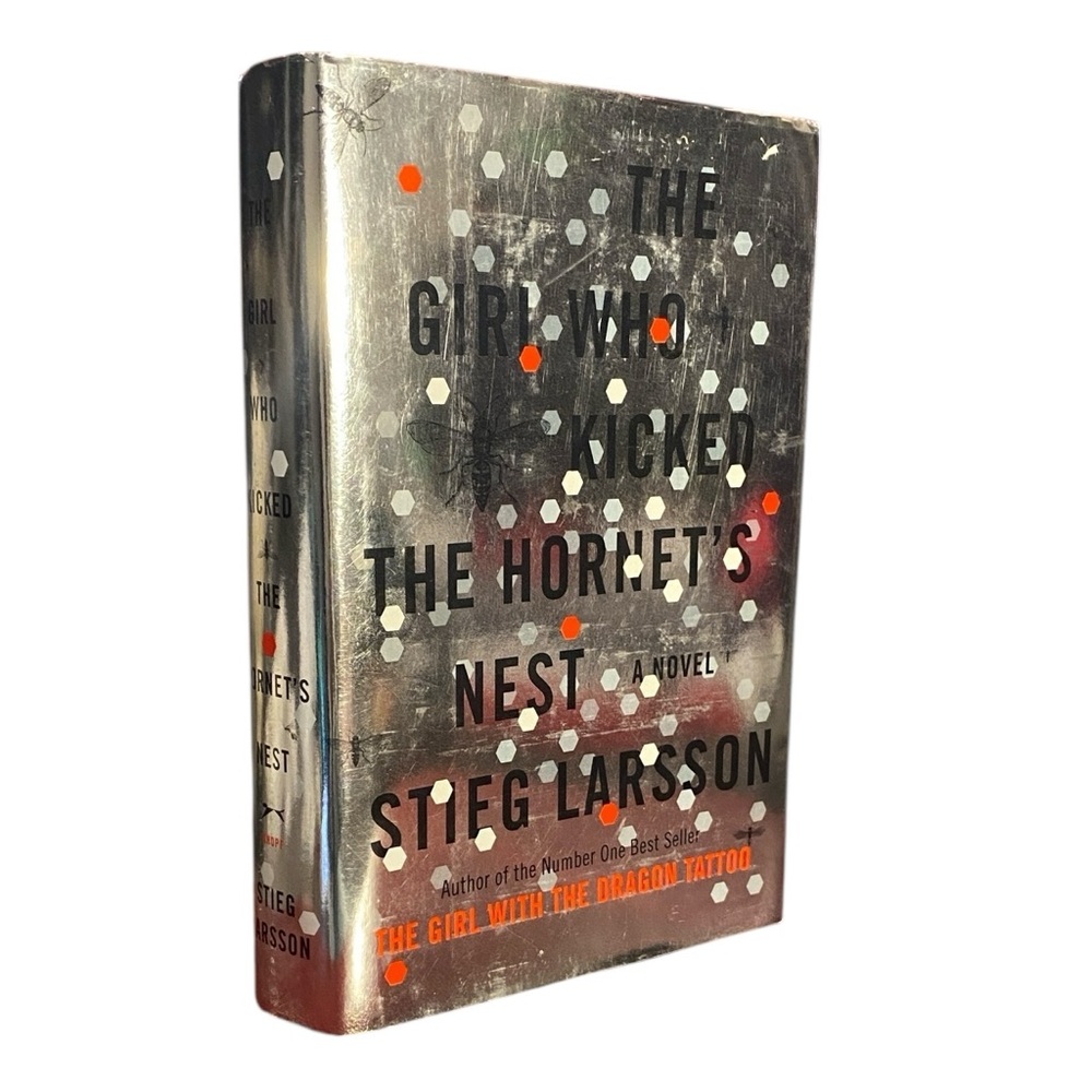The Girl Who Kicked the Hornet's Nest bun Stieg Larsson Hardcover Book